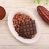 チョコレートとカカオビーンズ